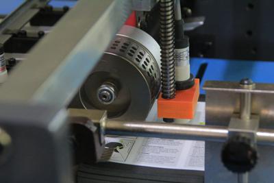 स्वतंत्र चाकू के साथ PRY-660T पेपर फोल्डिंग मशीन 3