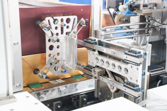 PRY-450A कागज बैग रस्सी सम्मिलन मशीन 4